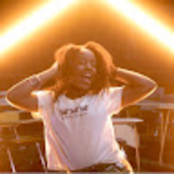 Meet your Posher, Mia - Picture 1 of 1